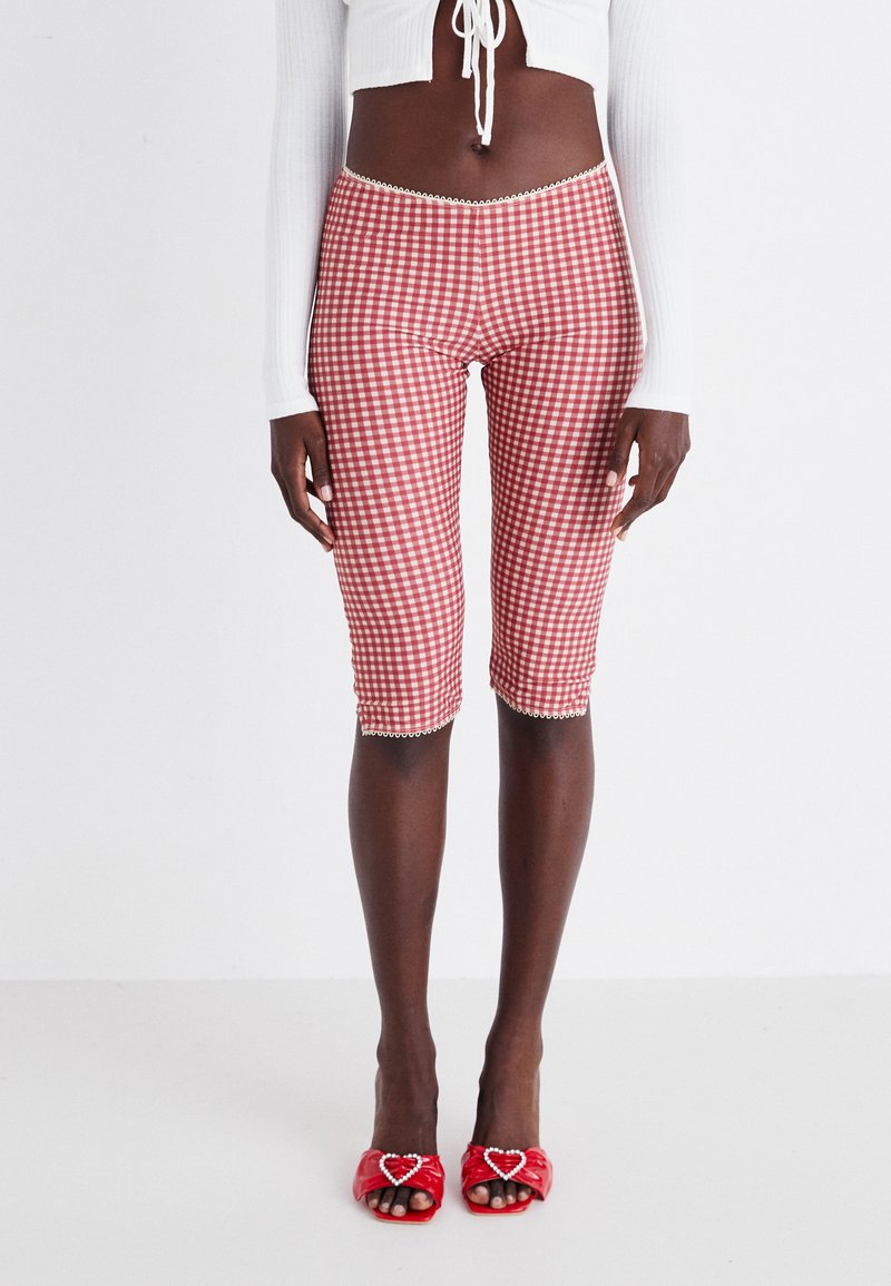 Jaded London BEACH CAPRI TROUSERS  - Legingi — bikses - red gingham