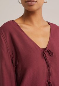 WE Fashion Blūze - vintage red