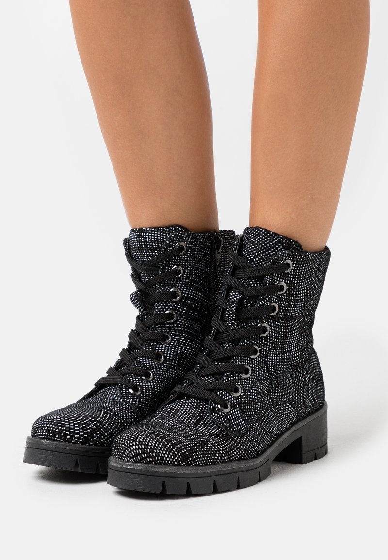 Jana Stivaletti con plateau - black