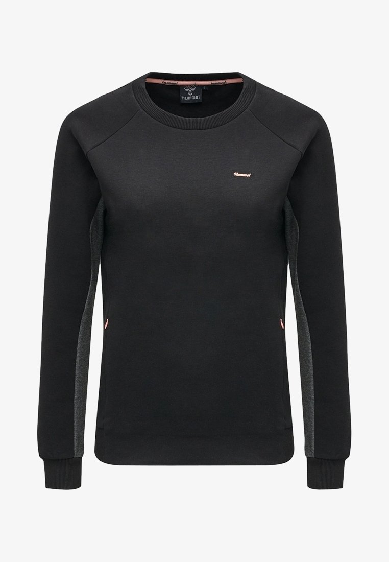 Felpa nera con maniche raglan, dettagli grigi e un piccolo logo rosa sul petto. Presenta un colletto e polsini a coste. Tessuto morbido.