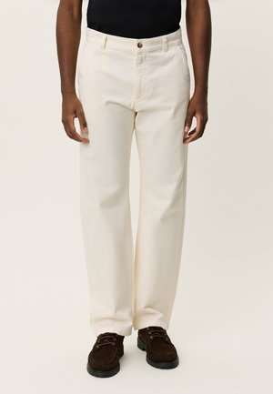OSCAR CHINO PANTS - Chinos - eggnog white