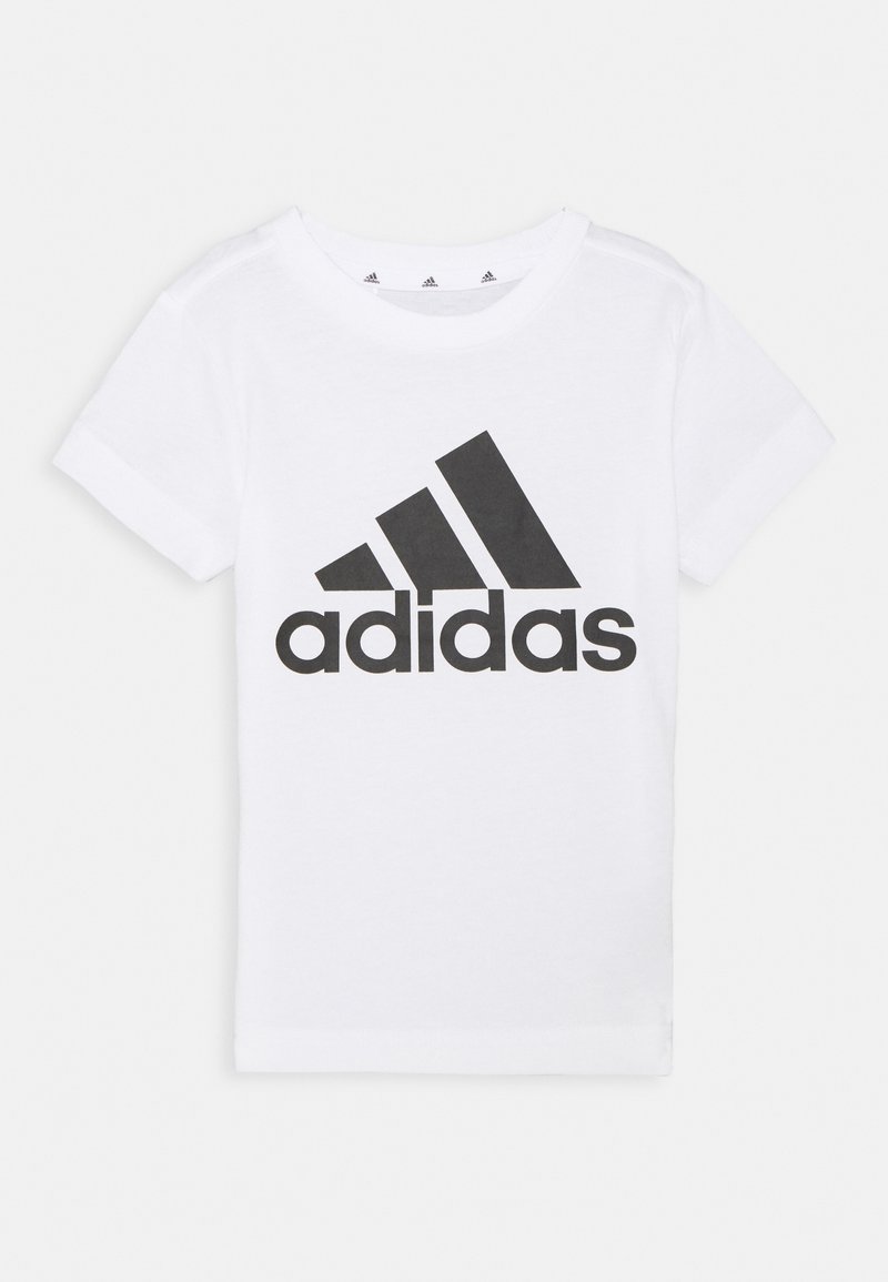 Witte katoenen t-shirt met een groot zwart Adidas-logo en drie zwarte strepen op de bovenrug. Korte mouwen en een ronde hals.