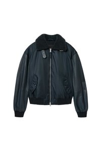 Laivaston bomber-takki, jossa on nahkaiset hihat, tekoturkiskaulus ja joustavat hihansuut. Edessä vetoketjusuljenta ja kaksi sivutaskua.