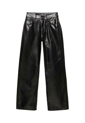 Zwarte leren broek, wijd uitlopende pijpen, gladde textuur, voorzakken en metalen beslag met een knoopsluiting.