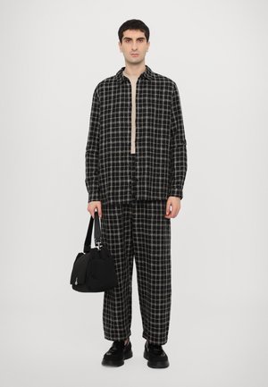 Henrik Vibskov ECLIPSE PANTS UNISEX - Broek - black