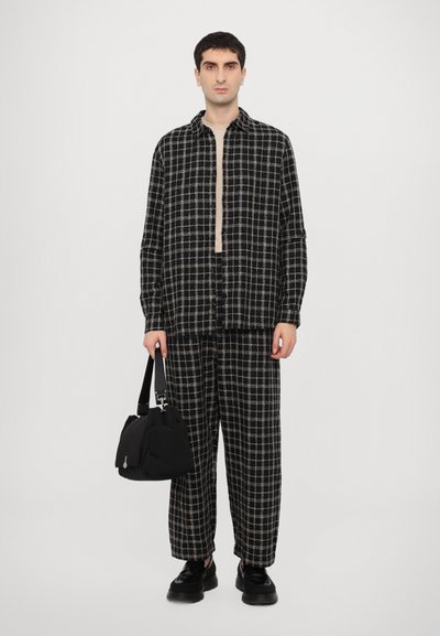 Henrik Vibskov ECLIPSE PANTS UNISEX - Pantaloni - black