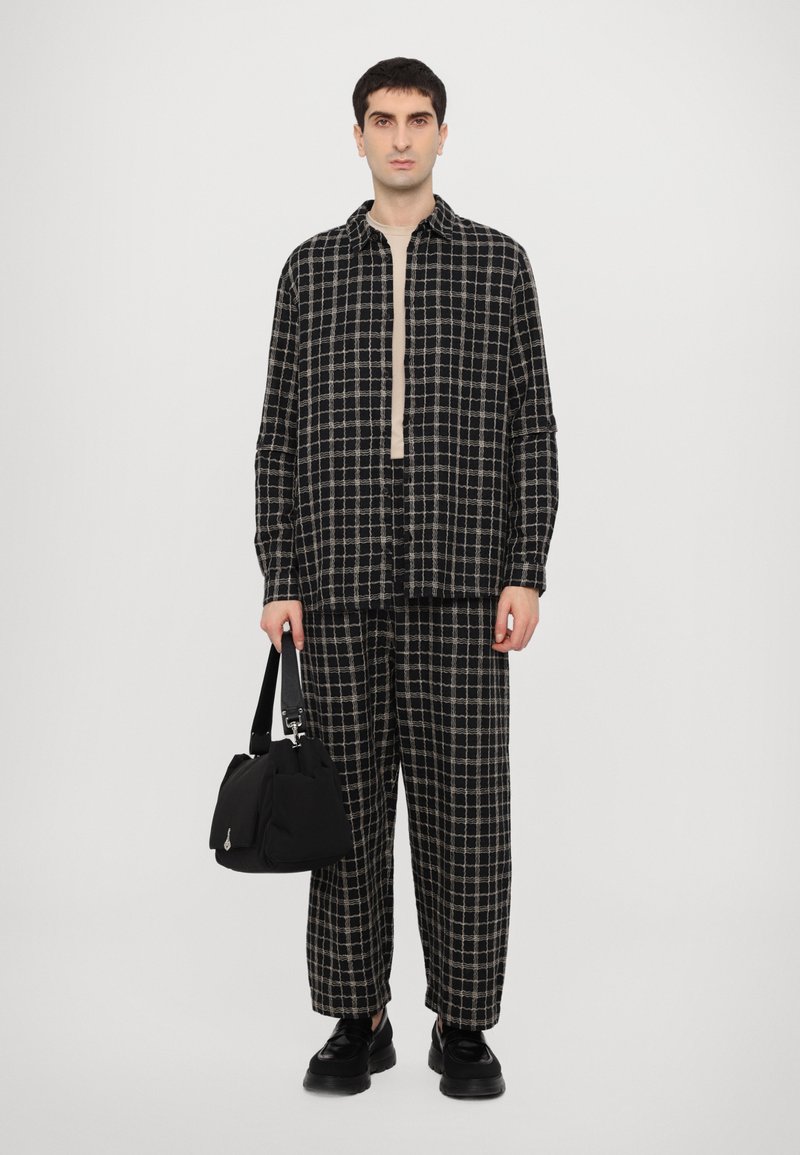 Henrik Vibskov ECLIPSE PANTS UNISEX - Hlače - black