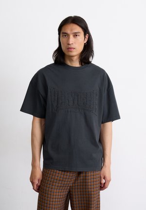 UPPERCUT PATCH TEE - Basic T-shirt - washed black