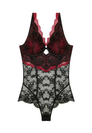 Body in pizzo nero e rosso profondo, con un motivo floreale, coppe imbottite, scollatura profonda e bordature in pizzo festonato.