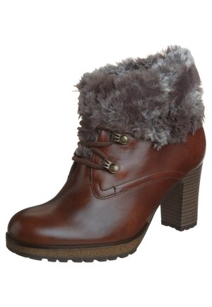 Šněrovací kotníkové boty - brown