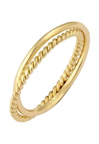Guldfarvet ring med to sammenflettede ringe; en glat og den anden med et snoet, reb-lignende design.