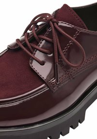 Tamaris Stringate - merlot