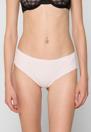Braguitas de bikini de color rosa claro hechas de tela suave, con un diseño de tiro bajo y un logo minimalista de DKNY en la pretina.