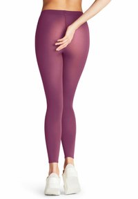 Leggings aderenti e a vita alta di un profondo colore viola, caratterizzati da una trama liscia e elastica e un design semplice.