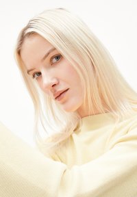 ARMEDANGELS MERINAA - Strickpullover - early yellow
