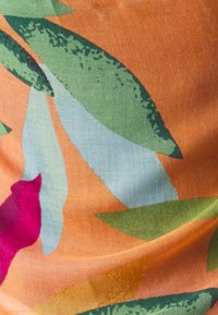 Pieces PCBANINNA SARONG - Complementos de playa - myrtle/tropical watercolor