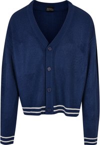 Cardigan côtelé bleu marine avec un col en V, cinq boutons et des accents rayés blancs sur les poignets et l'ourlet. Texture douce et design ajusté.