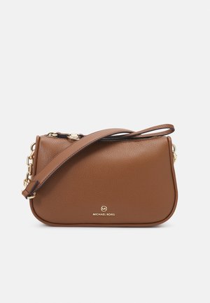 JET CHARM LG POUCHETTE - Bolso de mano - brown