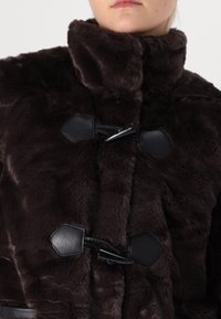 Thumbnail Image 7