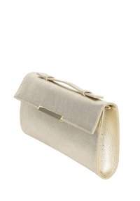 Złoty metaliczny torebka kopertowa z fakturowanej skóry, prostokątny kształt, zapięcie na klapkę oraz smukły uchwyt; ozdobiona akcentem w złotym kolorze.