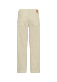 Bež hlače z ravnimi hlačnicami z zadnjimi žepi in usnjenim logotipom znamke na pasu, prikazane od zadaj.