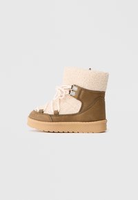 Επιλέχθηκε, beige