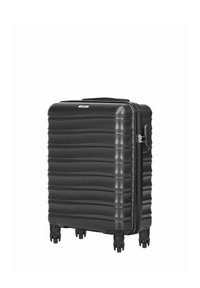 Czarna twarda walizka z poziomymi rowkami, cztery wielokierunkowe kółka i boczny zamek szyfrowy.