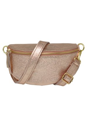 Sac à bandoulière en rose gold métallisé avec une forme arrondie, fermeture éclair dorée et sangle ajustable. Texture lisse avec une finition pailletée.