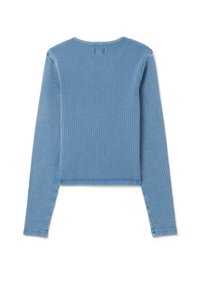 Blaues geripptes Langarmshirt mit rundem Halsausschnitt und verkürztem Schnitt, ausgestattet mit einem strukturierten Stoff und einer einzigen Naht auf der Rückseite.