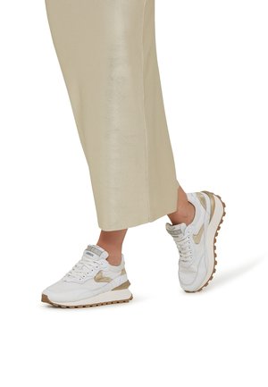 QWARK HYPE  - Trainers - weiß platin