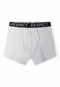 Fehér pamut boxeralsó fekete elasztikus derékkal, amelyen fehér betűkkel a "RESPECT" szó szerepel. Simább textúra, standard méret.