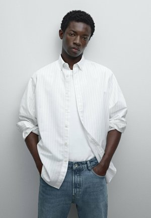 Massimo Dutti PINSTRIPE - Shirt - white