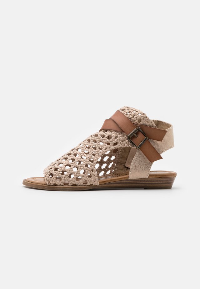 VEGAN BALLA - Sandaler med skaft - gold draped