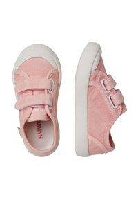 Baskets en toile rose avec deux straps Velcro ajustables, semelles en caoutchouc blanches et upper texturé. La conception à bout rond améliore l'ajustement.