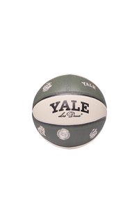 Grøn og hvid basketball med struktureret overflade, "Yale" branding og dekorative emblemdetaljer. Rund form, standard størrelse.