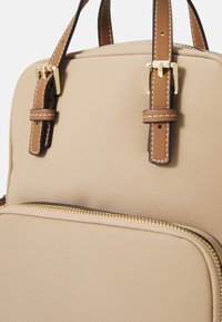 PARFOIS NATALIA - Malý batoh  - beige