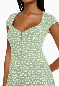 Bershka Denní šaty - evergreen