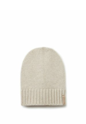 Hellbeige gestrickte Mütze mit geripptem Bündchen und kleinem Stoffetikett mit der Aufschrift "Falconeri" an der Seite.