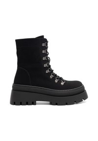 Čierne semišové členkové topánky s hrubou platformou, šnurovací dizajn s kovovými očkami a zosilneným šitím pozdĺž švu.