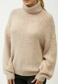 INFLUENCER TURTLENECK COZY  - Strickpullover - cappuccino