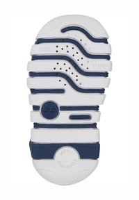 Suola di scarpa in gomma bianca e blu navy con un motivo a onda, fori di ventilazione, logo GEox circolare e testo impresso: "FLEXY," "BREVETTO ITALIANO," "MORBIDAMENTE IMBOTTITO."