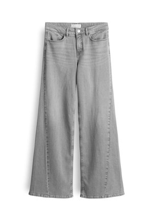 Graue weit geschnittene Jeans aus Denim mit hoher Taille. Verfügt über Gesäßtaschen, einen Knopfverschluss und saubere Nähte. Glatte Textur.