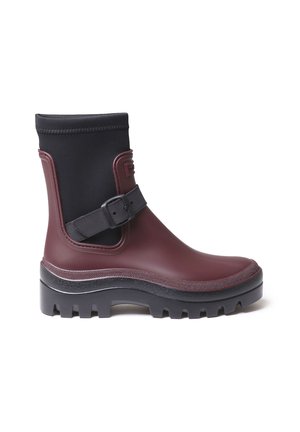 Burgunderfarbene Gummistiefelette mit schwarzem Neopren-Schaft, verstellbarem Riemen, strukturiertem Sohlenprofil und griffigem Profil für Langlebigkeit.