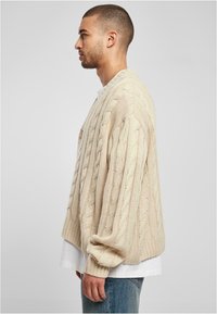 Thumbnail Image 4