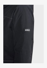 Sélectionné, black