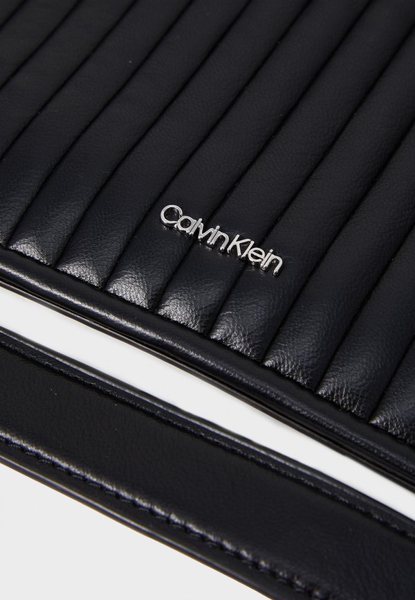 MINI LINE QUILT SHOULDER BAG - Handbag4