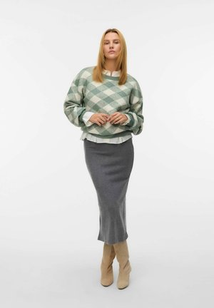 - Sweter