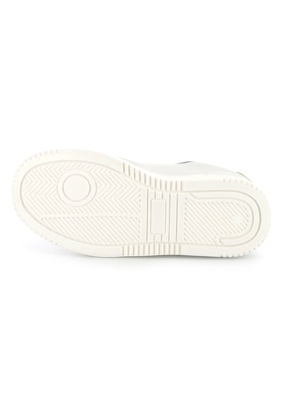Suola di una sneaker in gomma bianca con motivi di presa testurizzati, caratterizzata da un bordo liscio e punta arrotondata. Nessun marchio o accenti visibili.