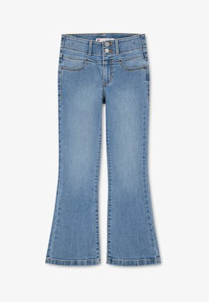 Jean en denim bleu clair à taille haute, deux boutons, poches avant et jambes légèrement évasées.