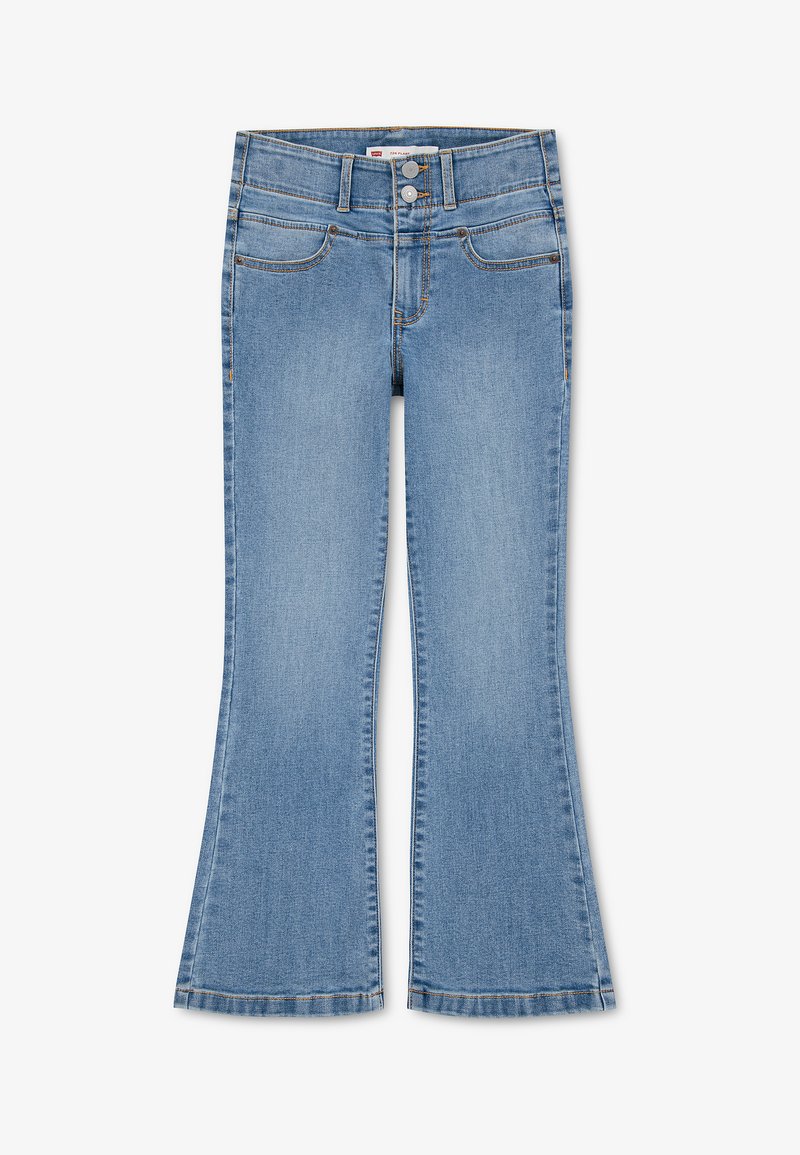 Jean en denim bleu clair à taille haute, deux boutons, poches avant et jambes légèrement évasées.